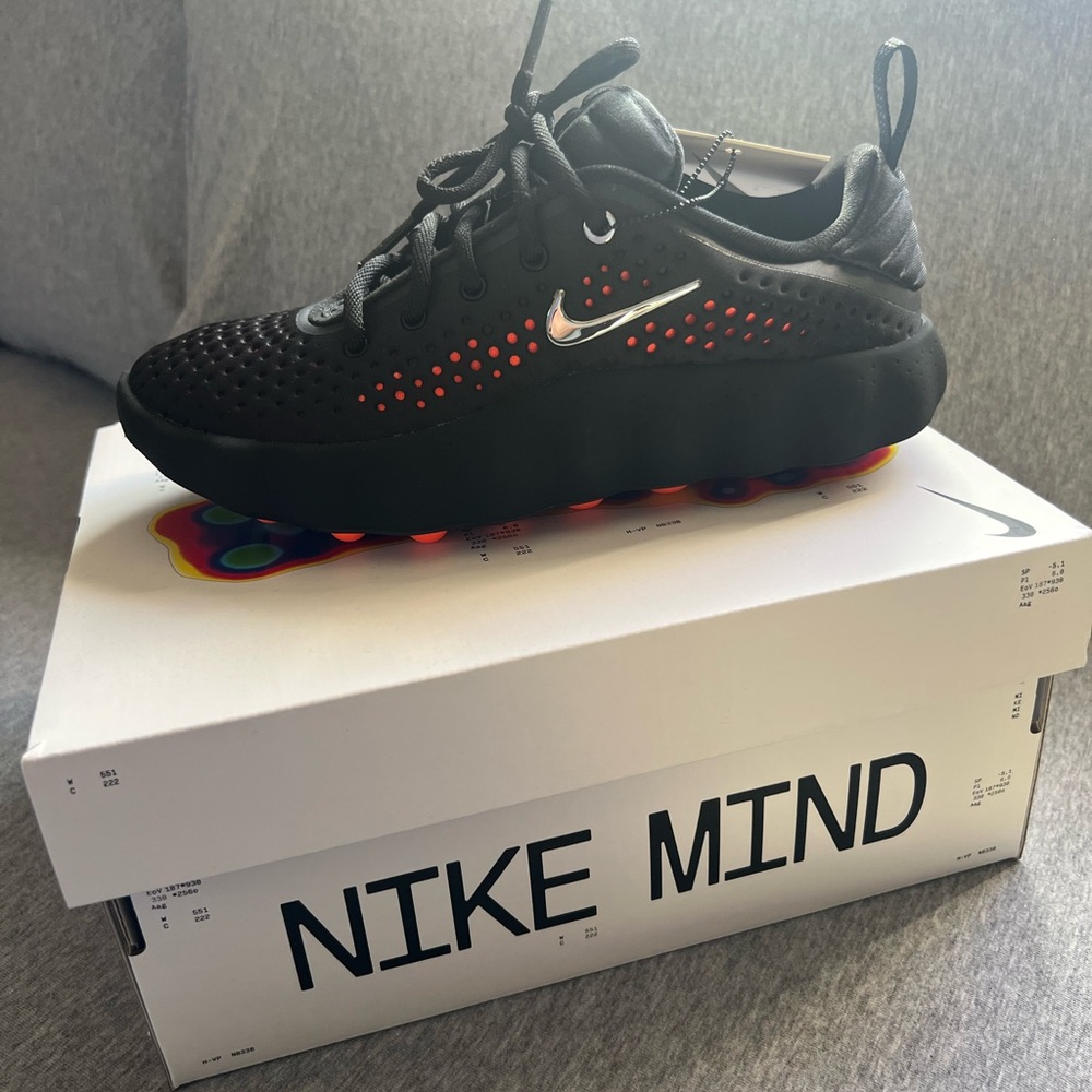 Nike MIND Sneakers